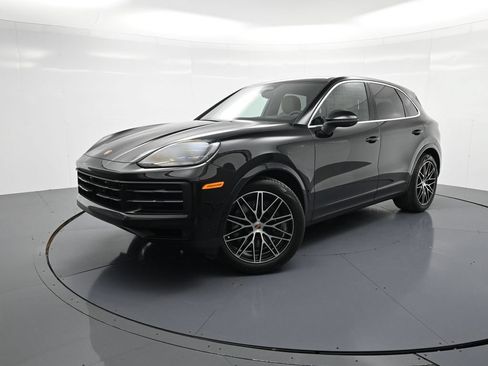 Certified 2026 Porsche Cayenne AWD/4WD image 28