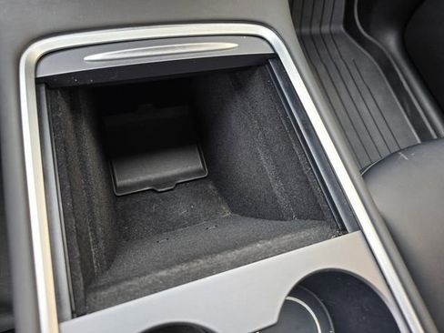 Used 2024 Tesla Model Y Long Range image 36