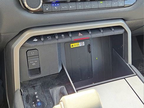 Used 2023 Toyota Sequoia Limited w/ Tow Technology Package AWD/4WD image 31