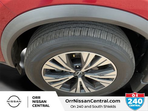 Used 2023 Nissan Rogue SV image 9