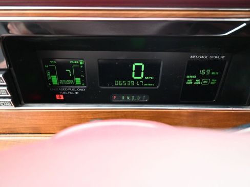 Used 1990 Lincoln Continental Signature image 11