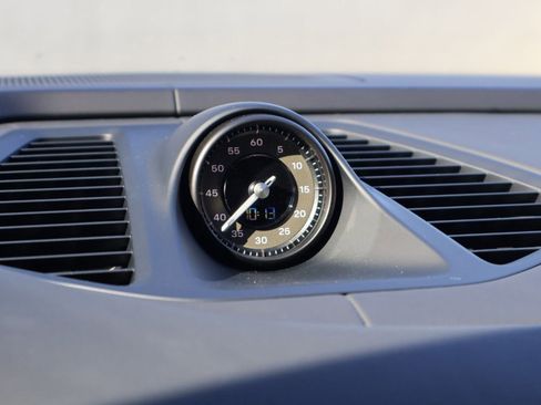 New 2026 Porsche Macan Turbo Electric image 28