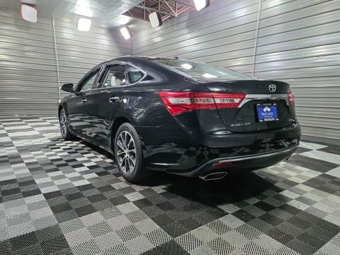 Used 2018 Toyota Avalon XLE Premium image 7