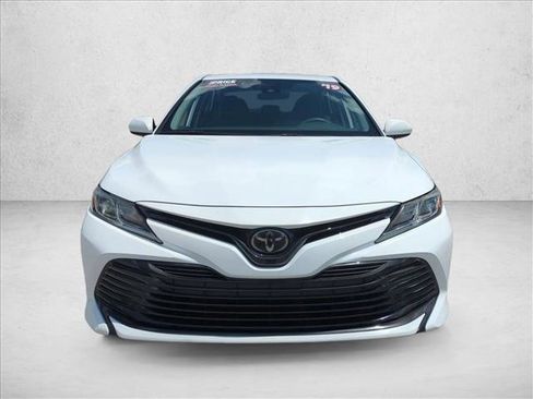 Used 2019 Toyota Camry LE image 2