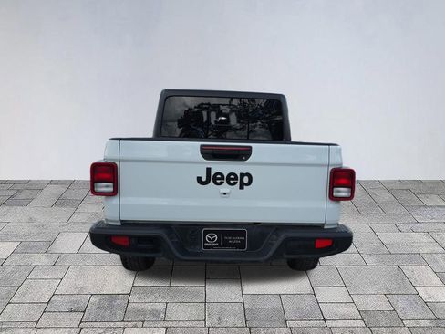 Used 2025 Jeep Gladiator Sport AWD/4WD image 6