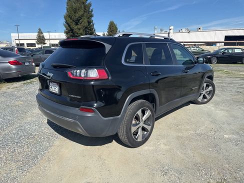 Used 2019 Jeep Cherokee Limited image 5