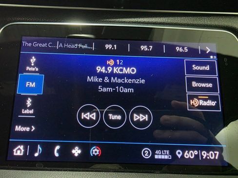 Used 2020 Cadillac XT4 Premium Luxury image 3