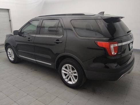 Used 2017 Ford Explorer XLT w/ Equipment Group 202A FWD image 3
