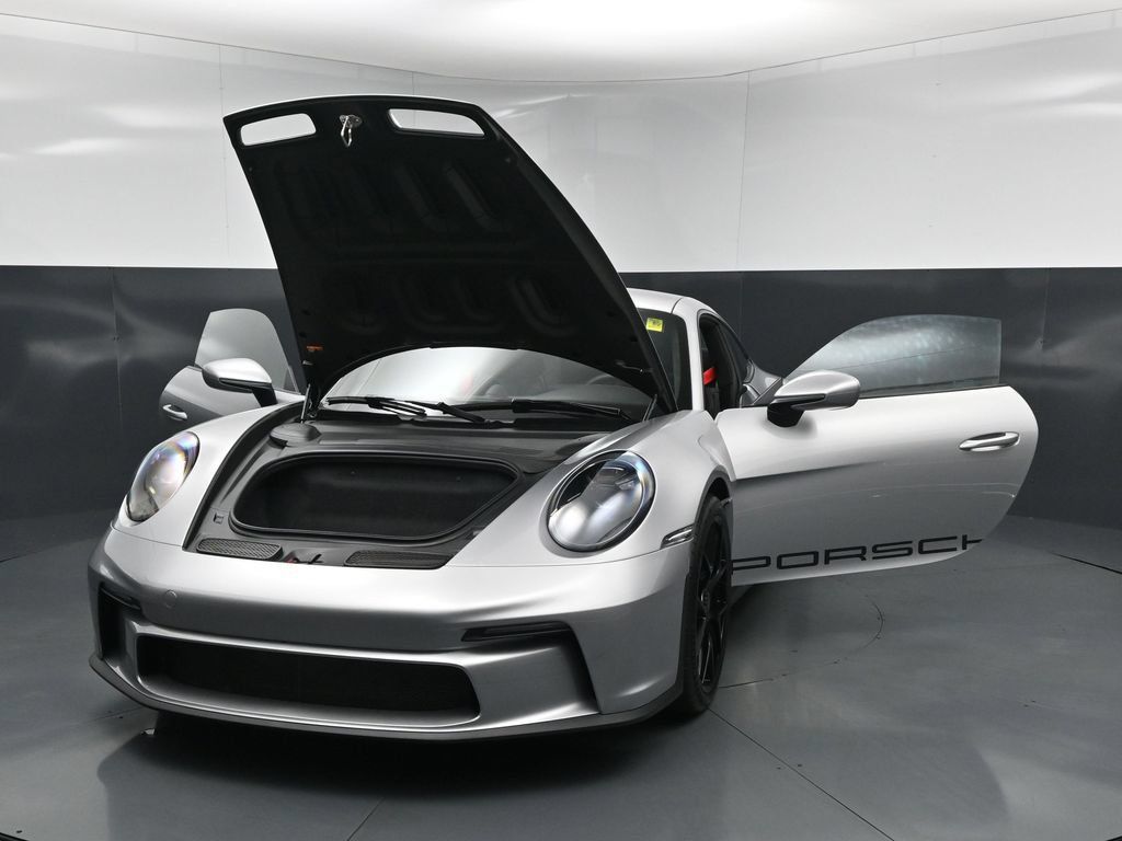 Certified 2024 Porsche 911 GT3 RS RWD image 33