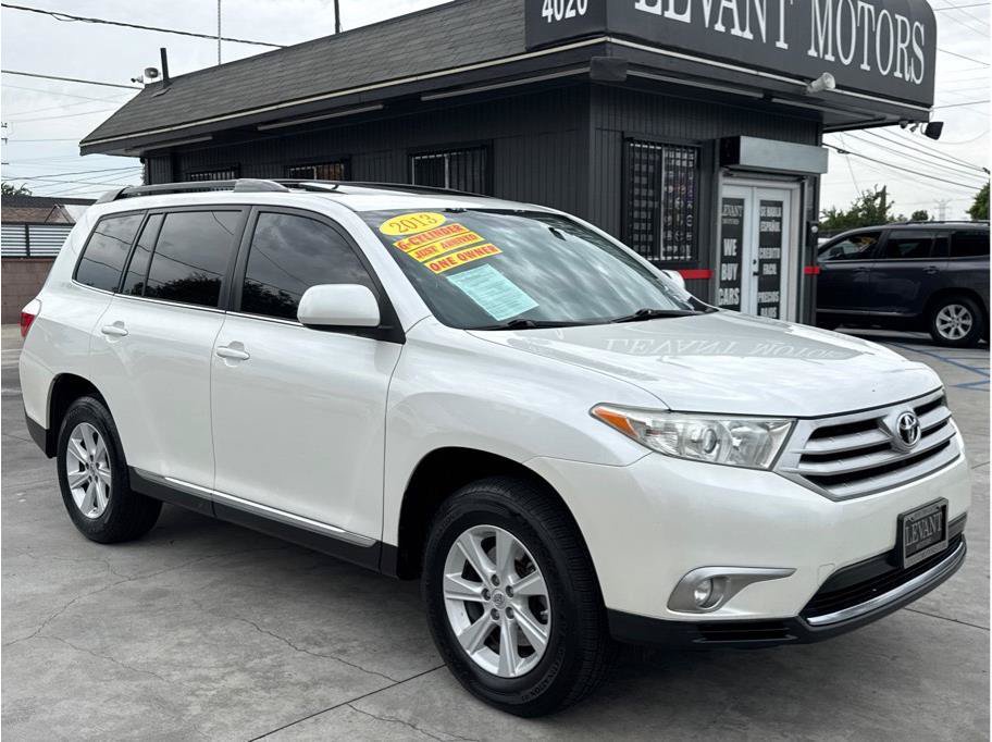 Used 2013 Toyota Highlander SE FWD image 1