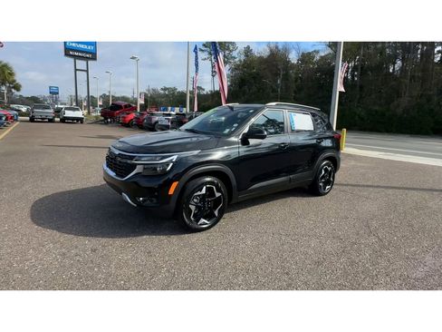 Used 2025 Kia Seltos S image 6