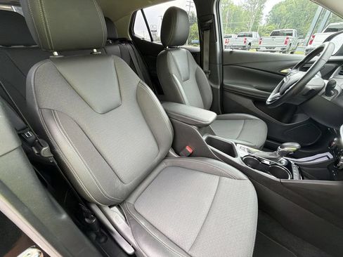 Used 2025 Buick Encore GX Preferred AWD/4WD image 26