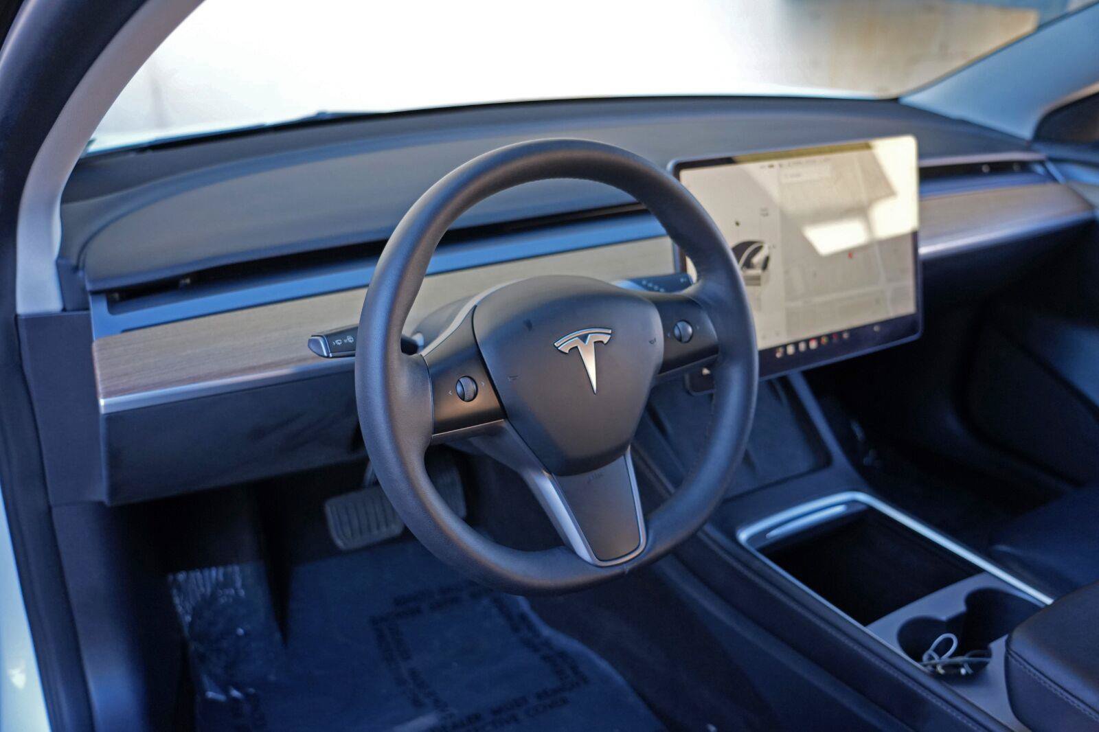 Used 2023 Tesla Model 3 Standard Range RWD image 14