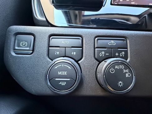 Used 2023 Chevrolet Silverado 1500 LT AWD/4WD image 27