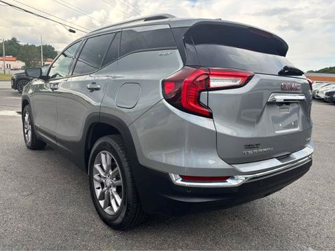 Used 2024 GMC Terrain SLT AWD/4WD image 5