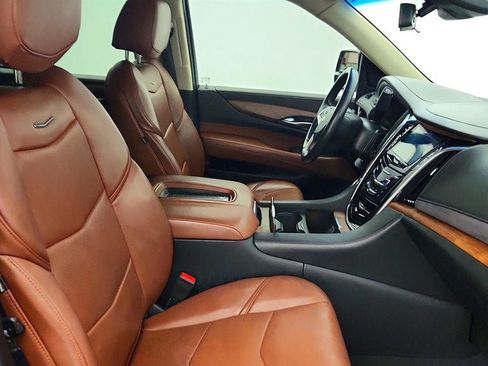 Used 2019 Cadillac Escalade Premium Luxury AWD/4WD image 27