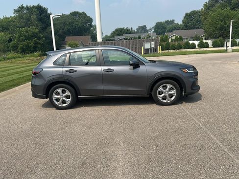 Used 2024 Honda HR-V LX image 2