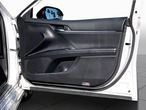 Used 2020 Toyota Camry XSE image 21