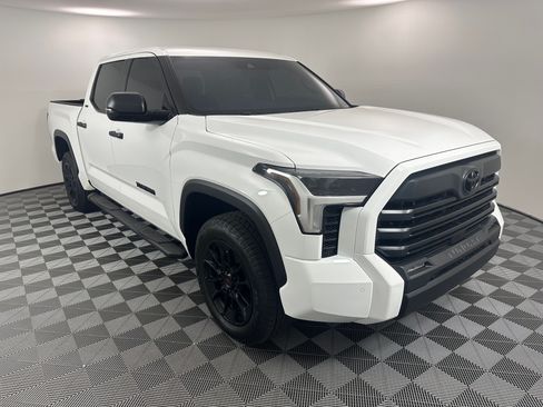 Used 2025 Toyota Tundra SR5 w/ SR5 Convenience Package AWD/4WD image 7