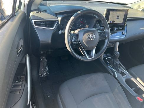 Used 2024 Toyota Corolla Cross LE image 7