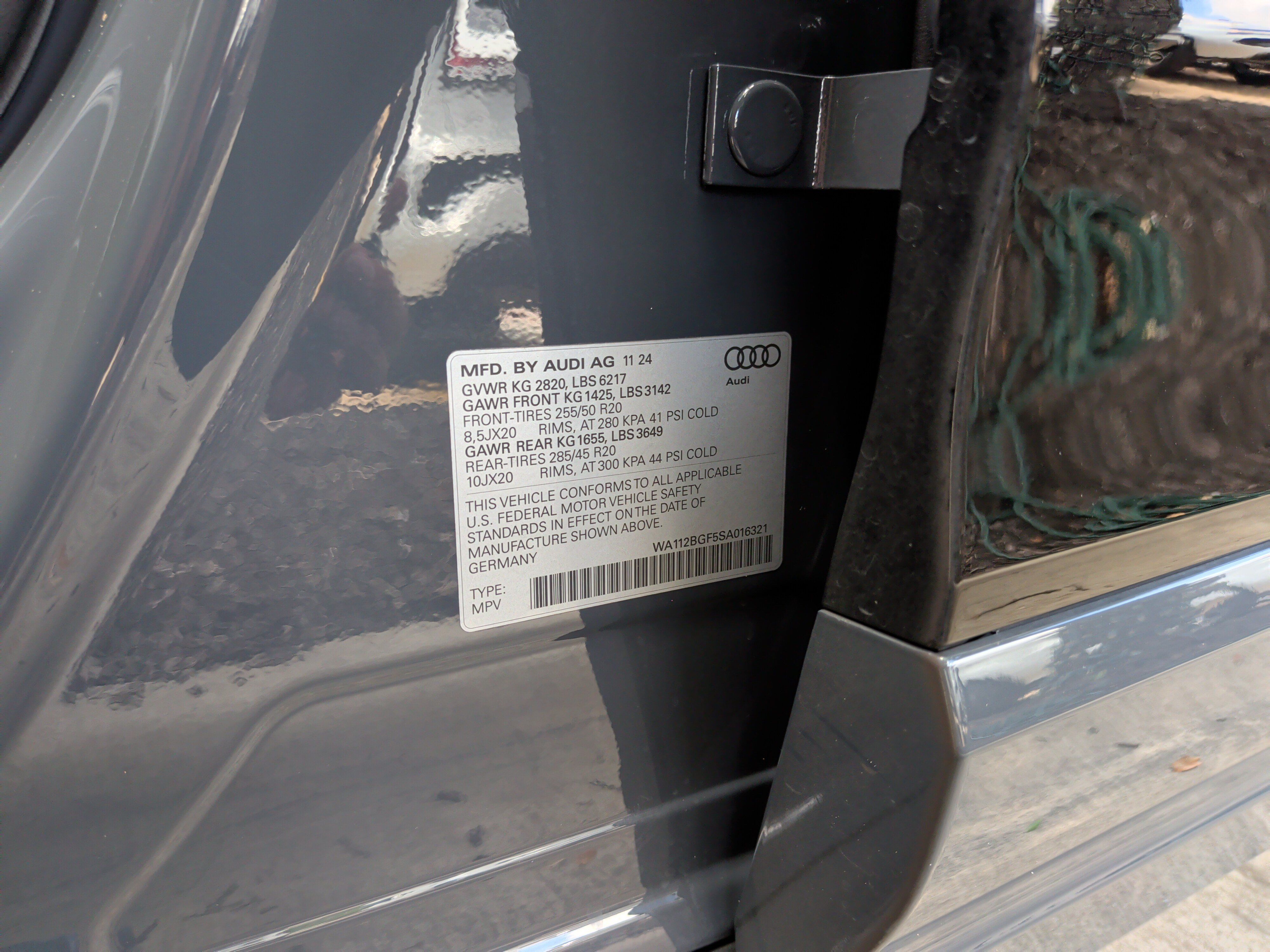 Certified 2025 Audi Q6 e-tron Premium w/ Convenience Package RWD image 36