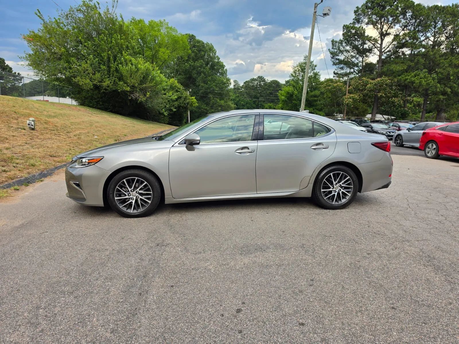 Used 2016 Lexus ES 350 w/ Luxury Package w/Wood Trim FWD image 5