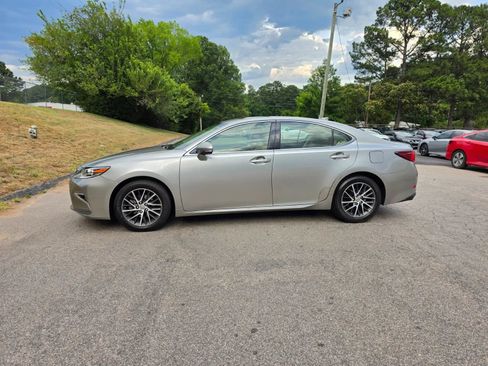 Used 2016 Lexus ES 350 w/ Luxury Package w/Wood Trim FWD image 5