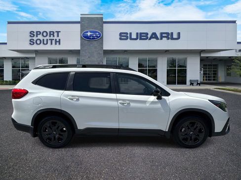 Used 2023 Subaru Ascent Onyx Edition AWD/4WD image 2