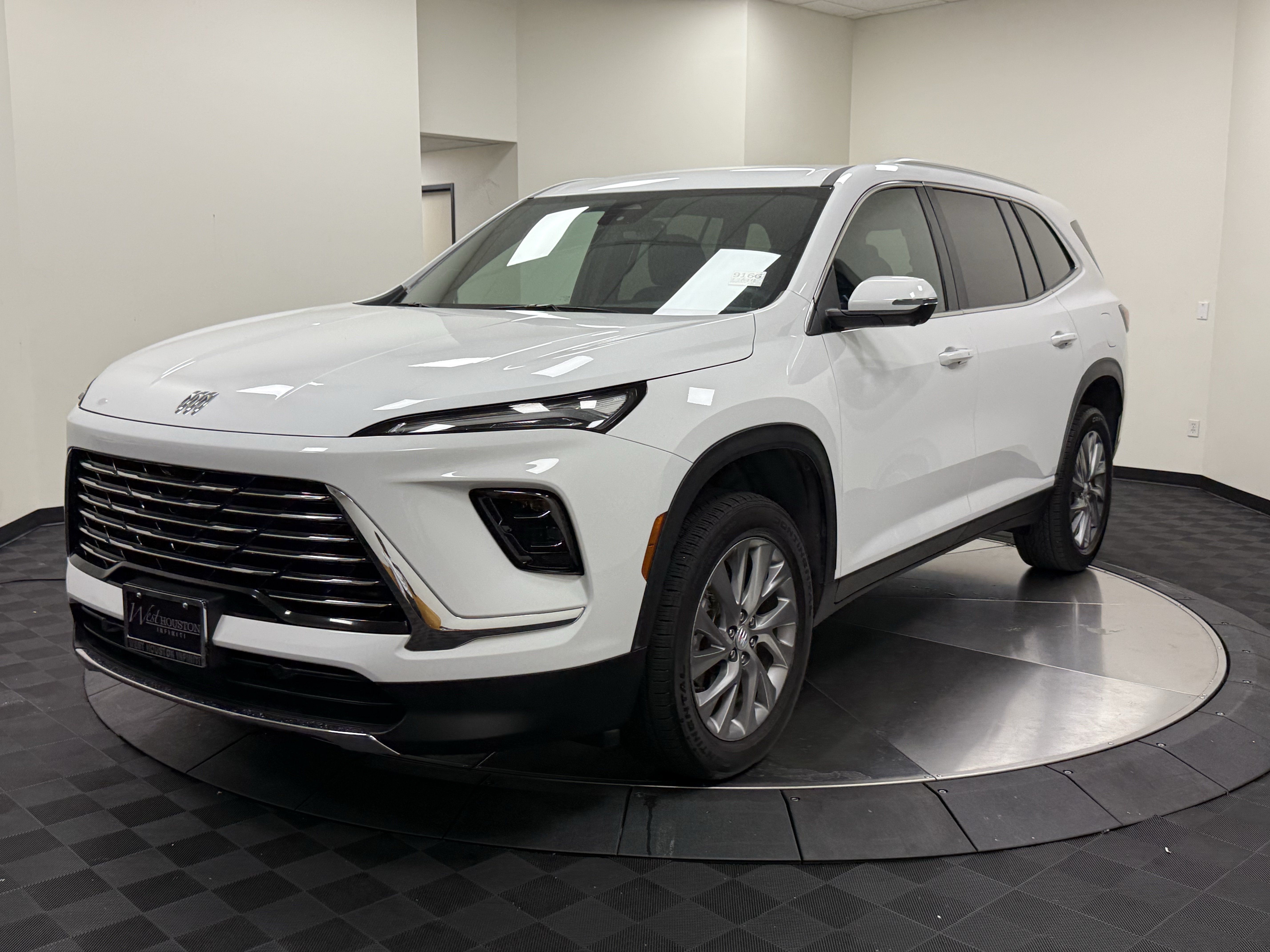Used 2025 Buick Enclave Preferred FWD image 3