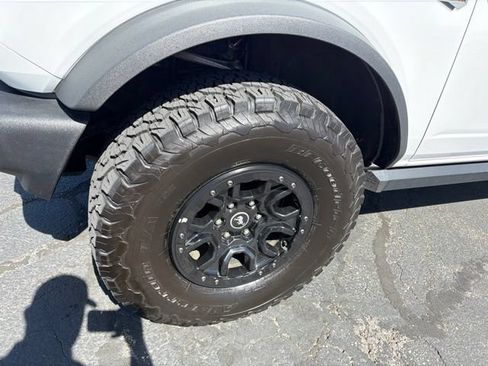 Used 2022 Ford Bronco Wildtrak AWD/4WD image 17