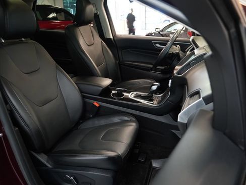 Used 2017 Ford Edge Titanium w/ Equipment Group 301A AWD/4WD image 36