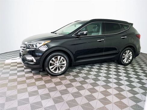 Used 2017 Hyundai Santa Fe Sport 2.0T image 4