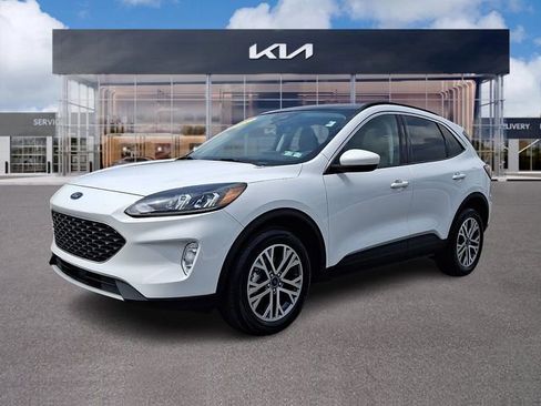 Used 2022 Ford Escape SEL w/ Technology Package AWD/4WD image 3