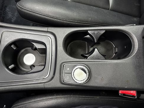 Used 2017 Mercedes-Benz GLA 250 image 29