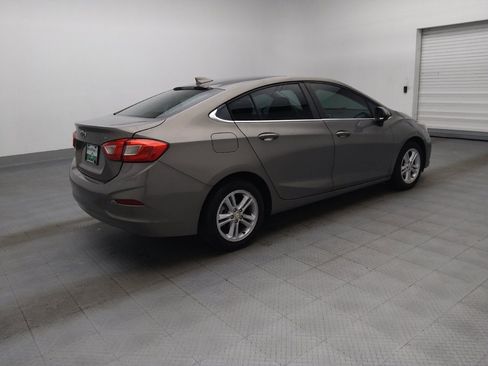 Used 2018 Chevrolet Cruze LT FWD image 10