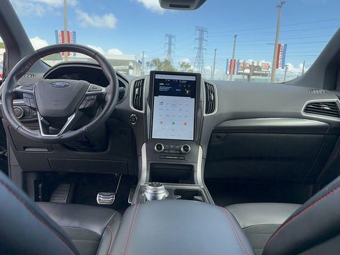 Certified 2024 Ford Edge ST-Line AWD/4WD image 26