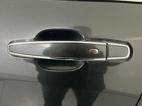 Used 2018 Chevrolet Equinox Premier w/ Infotainment II Package image 17