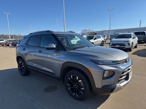 Used 2023 Chevrolet TrailBlazer LT image 1