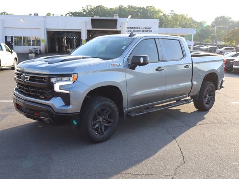 Used 2024 Chevrolet Silverado 1500 LT Trail Boss w/ Convenience Package II AWD/4WD image 5