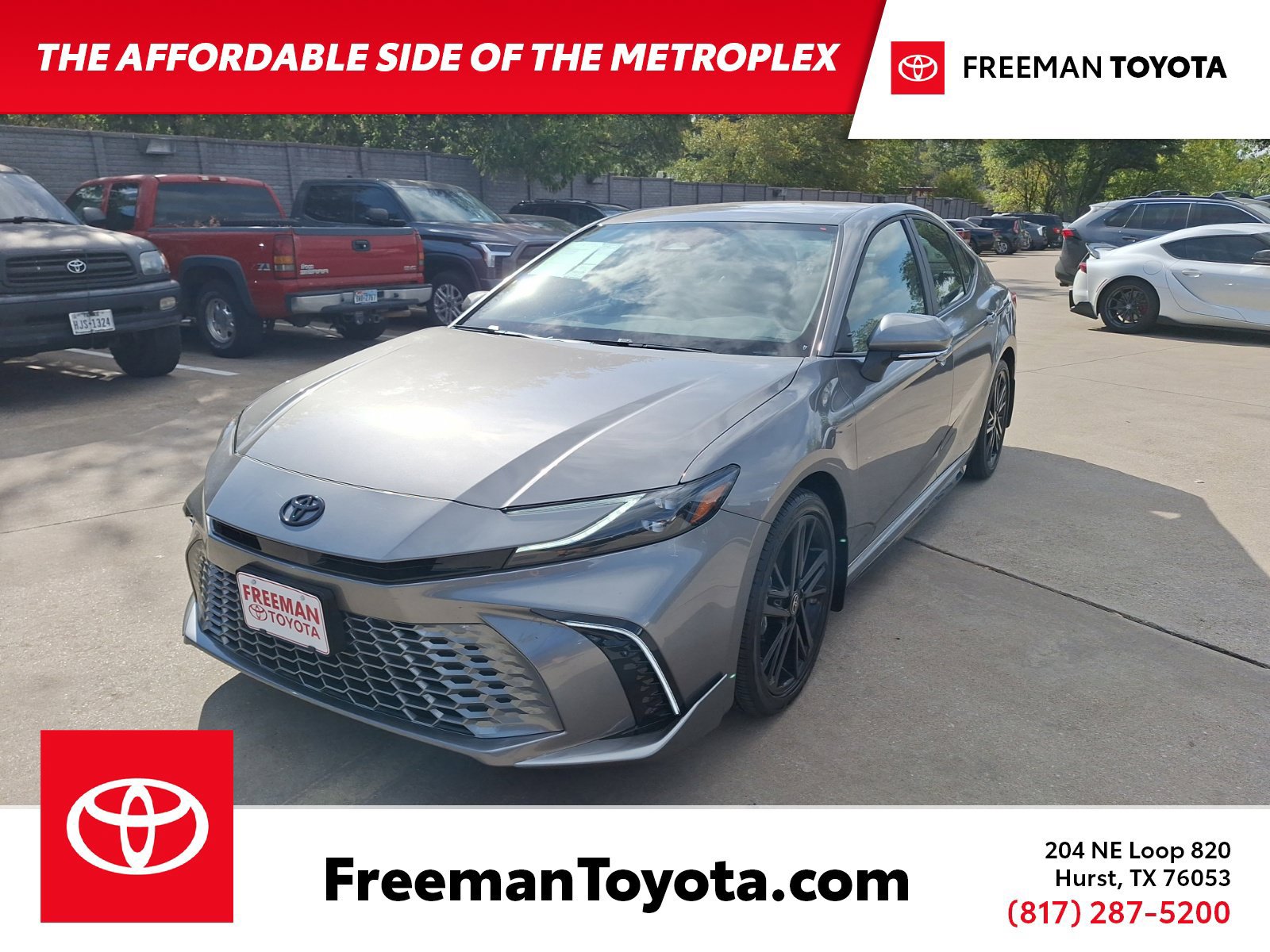 Used 2025 Toyota Camry XSE FWD image 1
