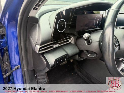 Used 2022 Hyundai Elantra SEL w/ Convenience Package FWD image 16