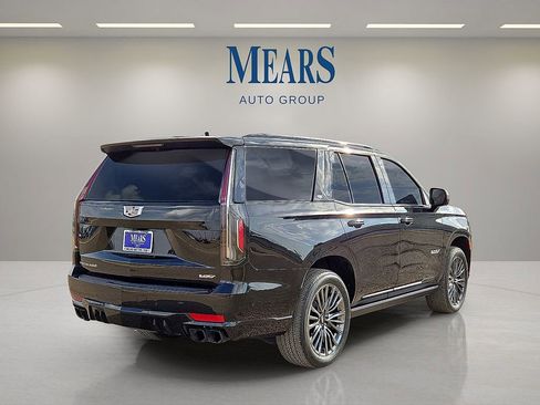 Used 2024 Cadillac Escalade V w/ Heavy-Duty Trailer Package image 5