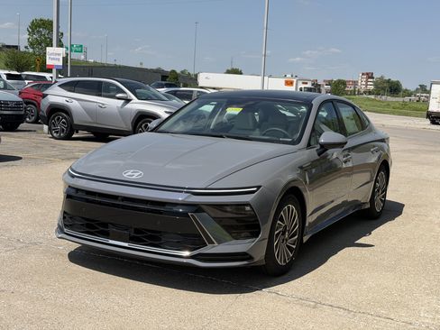 New 2026 Hyundai Sonata Limited FWD image 11