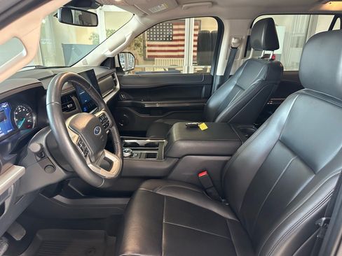Certified 2024 Ford Expedition XLT RWD image 15