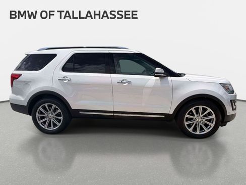 Used 2017 Ford Explorer Limited w/ Equipment Group 301A FWD image 4