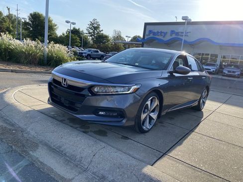 Used 2020 Honda Accord Touring image 4