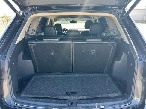 Used 2024 Volkswagen Atlas SE w/ Black Wheel Package image 19