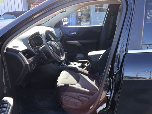 Used 2018 Jeep Cherokee Latitude image 19