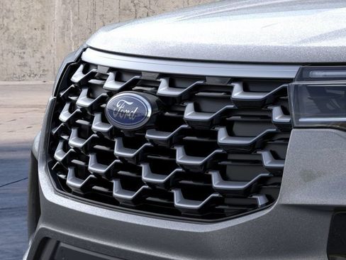 New 2026 Ford Explorer Platinum w/ LUX Leather Package AWD/4WD image 17