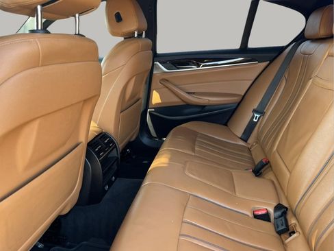 Used 2019 BMW 530i xDrive w/ Premium Package image 30